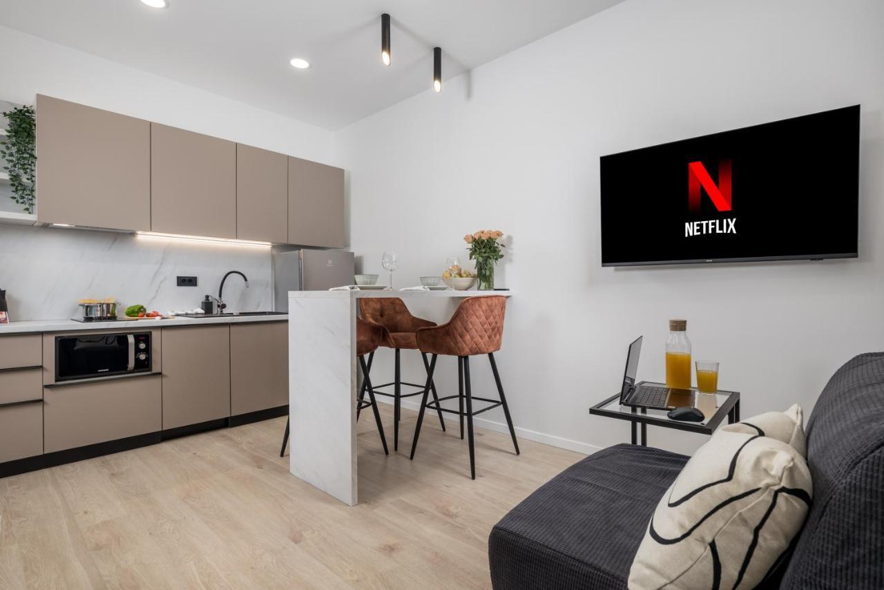 Area2 Center Luxury Apartment 里耶卡 外观 照片