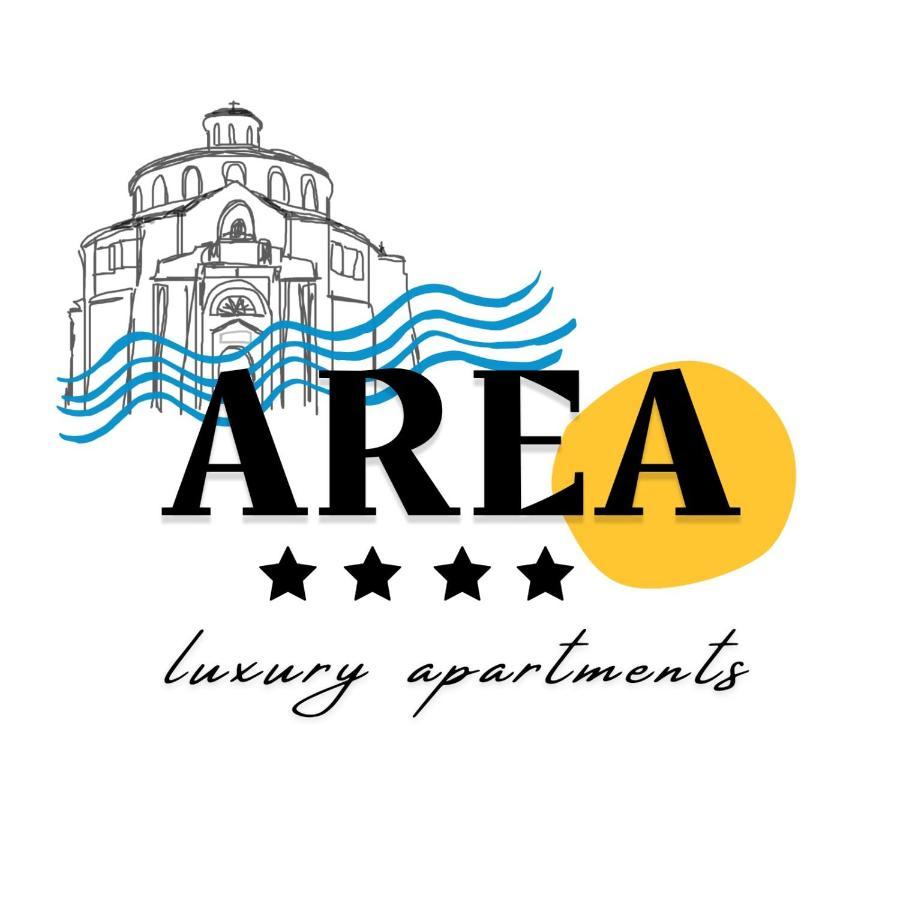 Area2 Center Luxury Apartment 里耶卡 外观 照片